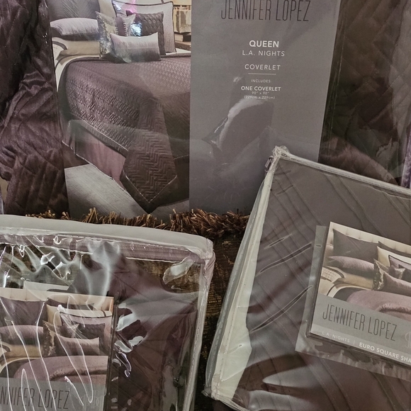 Beautiful💫💥Jennifer Lopez Set 💜🖤 - Picture 4 of 5